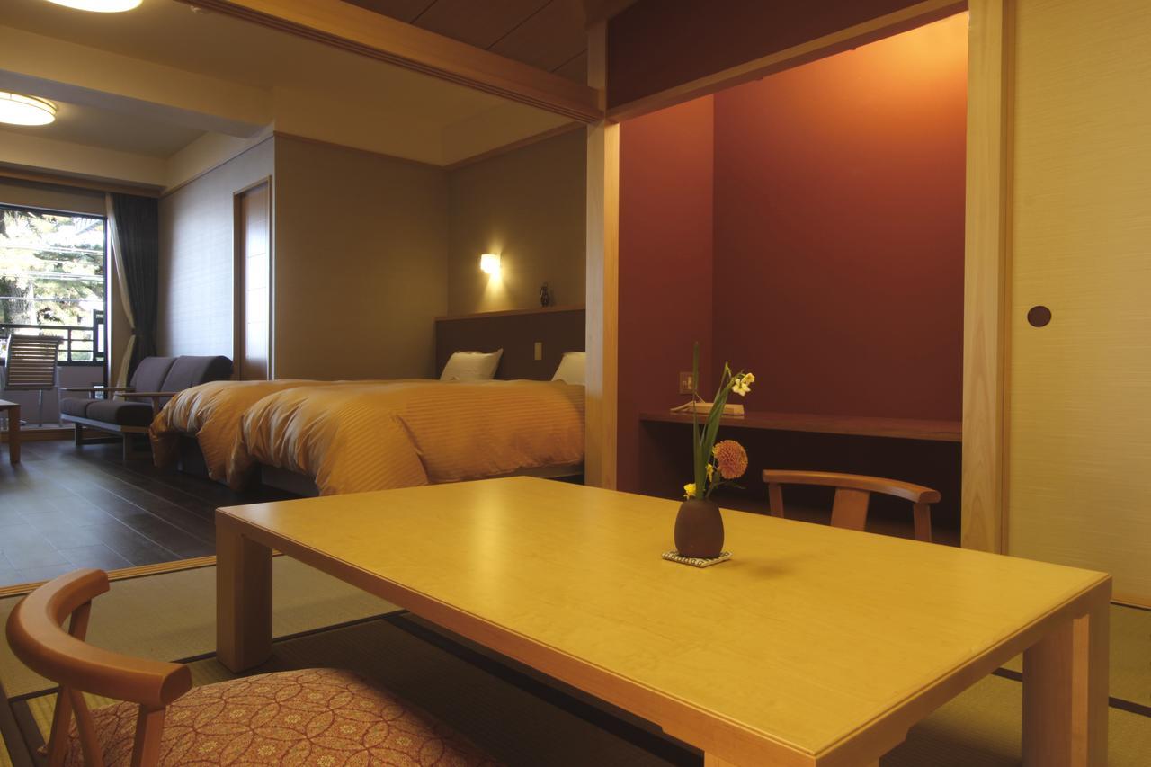 New Tomiyoshi Hotel Atami  Buitenkant foto
