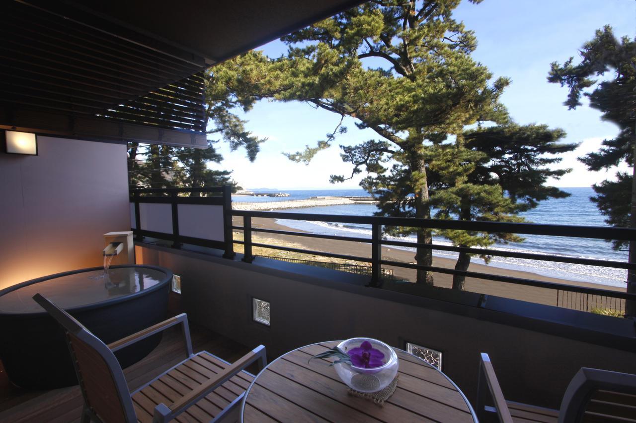 New Tomiyoshi Hotel Atami  Buitenkant foto