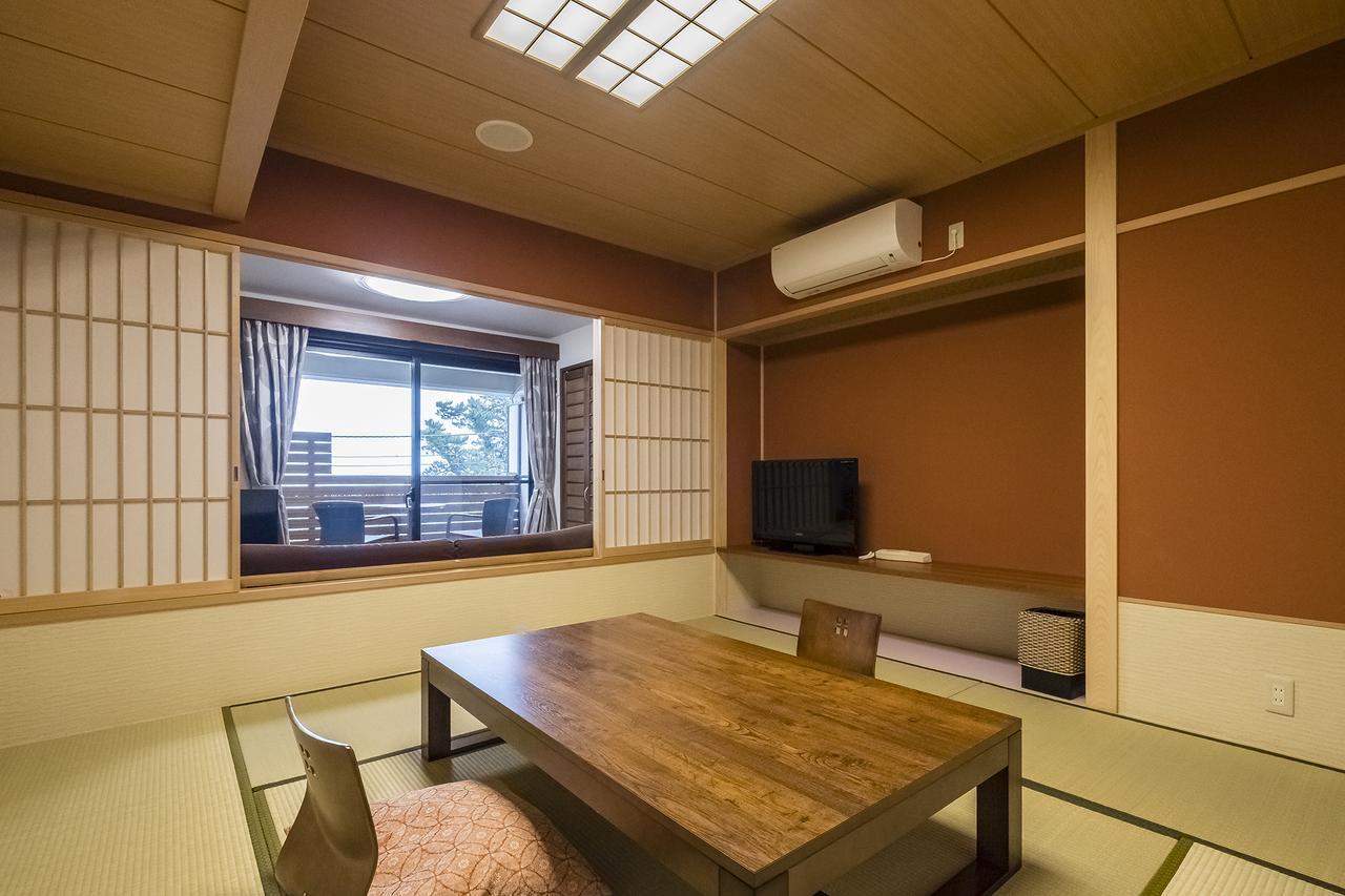 New Tomiyoshi Hotel Atami  Buitenkant foto