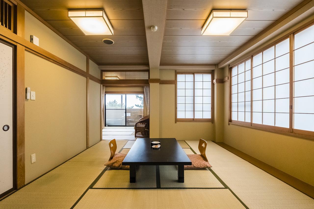 New Tomiyoshi Hotel Atami  Buitenkant foto