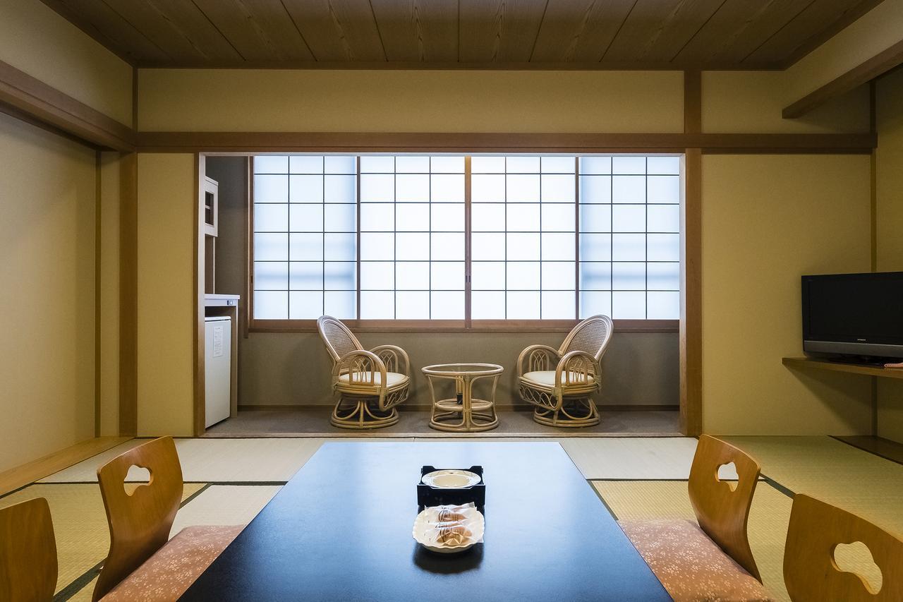 New Tomiyoshi Hotel Atami  Buitenkant foto