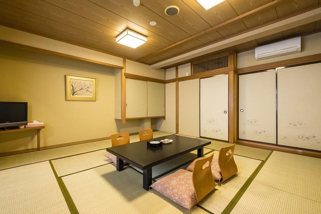 New Tomiyoshi Hotel Atami  Buitenkant foto