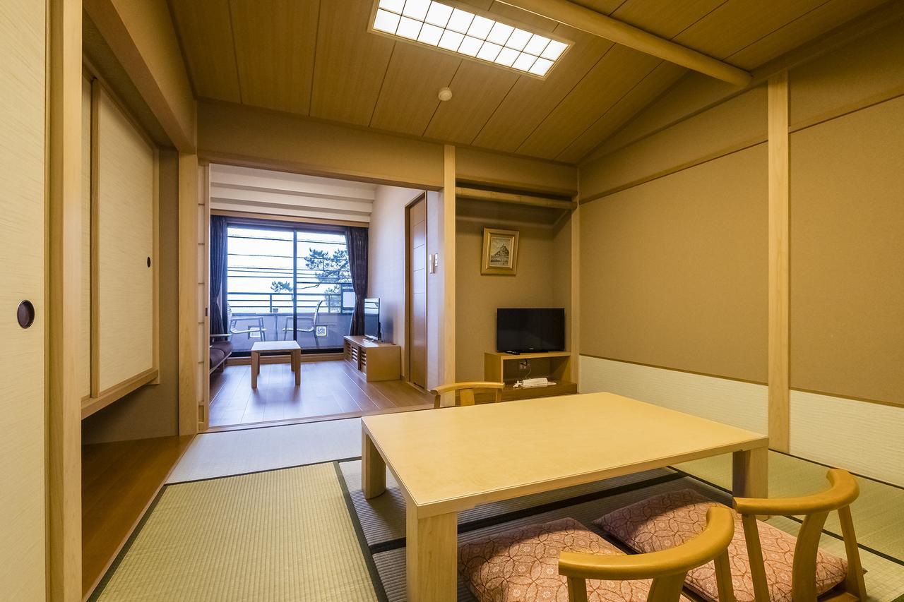 New Tomiyoshi Hotel Atami  Buitenkant foto