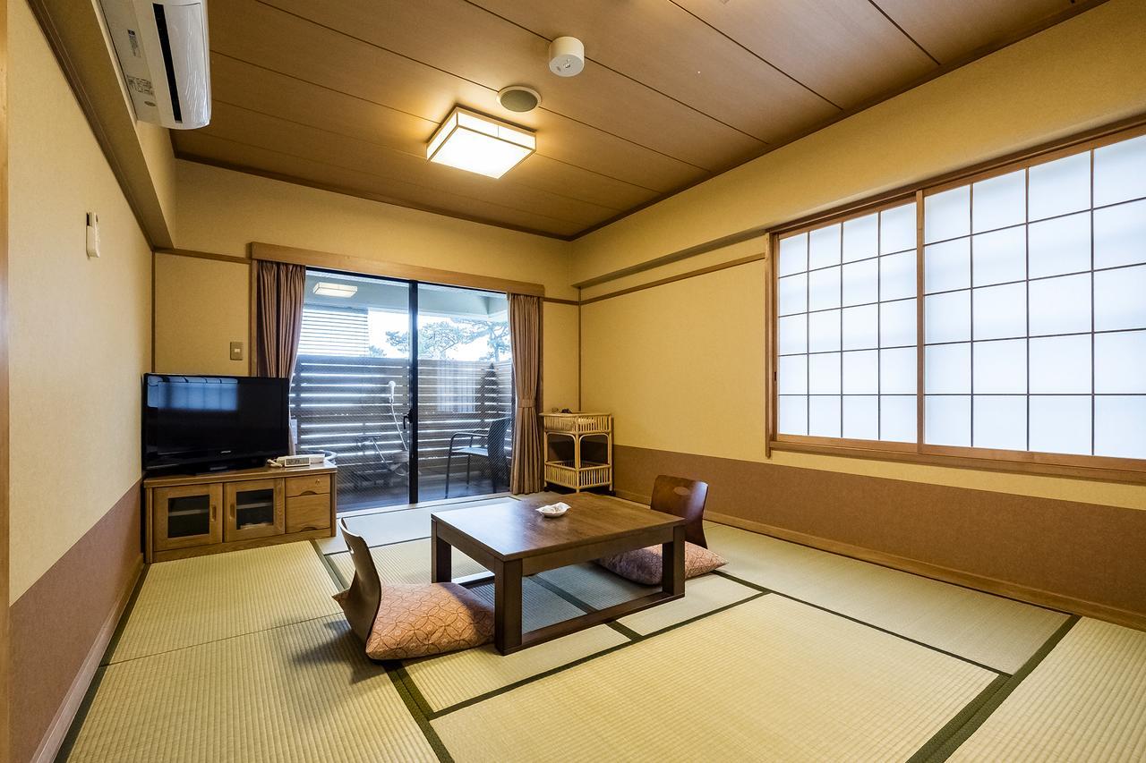 New Tomiyoshi Hotel Atami  Buitenkant foto